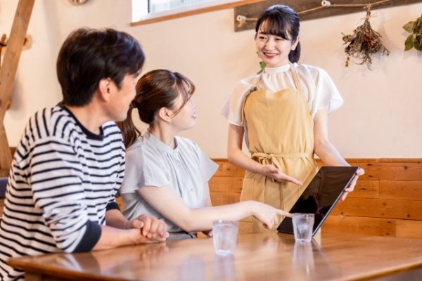 画像1: 9月14日（日）11:30〜14:30　男性用　婚活パーティー食事会 in愛知県岡崎市 20代後半から30代前半中心　男性5名女性5名程度　不定休勤務・平日勤務　（年代超えOK）〜1年以内に結婚を目指す男女のための特別な日〜少人数制だからこそ、じっくり話せてしっかり出会える！アットホームな婚活食事会 (1)