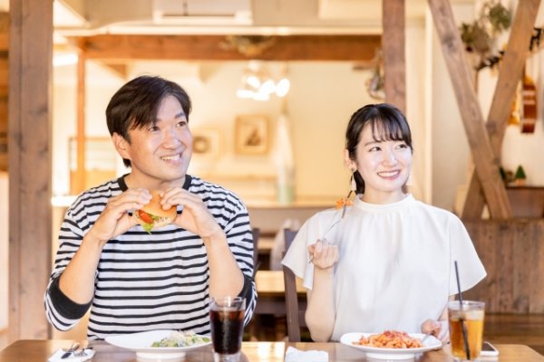 画像1: 12月13日（土）11:30〜14:30　女性用　婚活パーティーランチ会 in岐阜県郡上市 20代後半から30代前半中心　男性5名女性5名程度　不定休勤務・平日勤務・理解者　（年代超えOK）〜1年以内に結婚を目指す男女のための特別な日〜少人数制だからこそ、じっくり話せてしっかり出会える！アットホームな婚活食事会 (1)