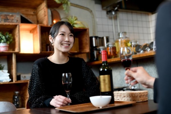 画像1: 2月1日（日）18:30〜21:30　男性用　婚活ワイン会 in名古屋市中区 30代後半から40代再婚・理解者中心　男性5名女性5名程度　ワイン好き集まれ　（年代超えOK）〜少人数制だからこそ、じっくり話せてしっかり出会える！アットホームな婚活ワイン会 (1)