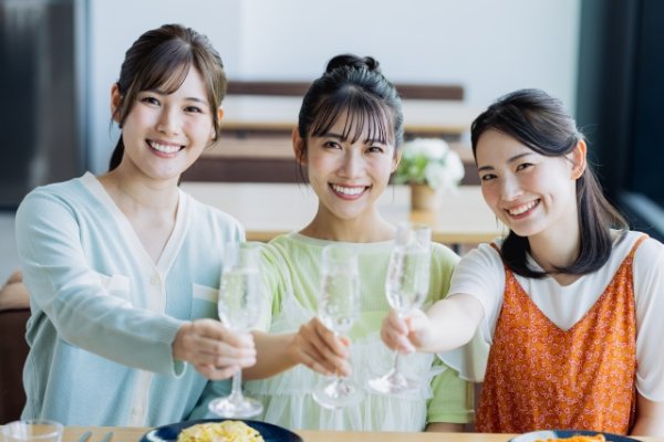 画像1: 1月10日（土）18:30〜21:30　女性用　婚活ワイン会 in名古屋市中区 20代中心　男性5名女性5名程度　ワイン好き集まれ　（年代超えOK）〜少人数制だからこそ、じっくり話せてしっかり出会える！アットホームな婚活ワイン会 (1)