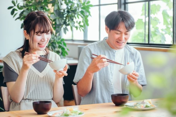 画像1: 4月11日（土）18:30〜21:30　男性用　少人数制婚活パーティー食事会 in愛知県春日井市 20代後半から30代前半中心　男性5名女性5名程度　不定休勤務・平日勤務・理解者　（年代超えOK）〜1年以内に結婚を目指す男女のためのアットホームな婚活食事会 (1)