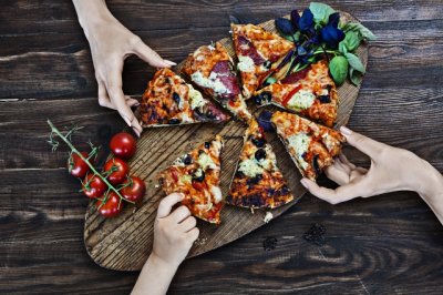 画像1: 4月11日（土）18:30〜21:30　男性用　婚活パーティー食事会 in岐阜県恵那市 30代中心　男性5名女性5名程度　犬好き中心　（年代超えOK）〜1年以内に結婚を目指す男女のためのアットホームな婚活食事会