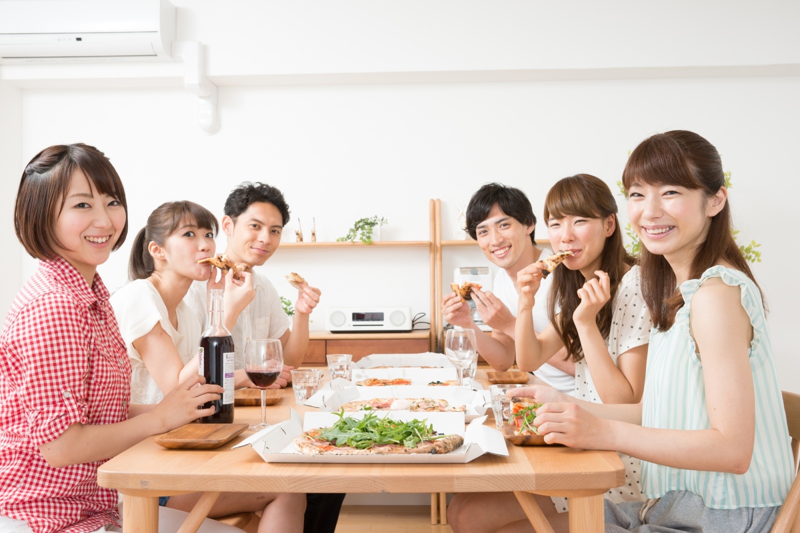 少人数制の婚活食事会の特徴と参加者の特徴とは」？
